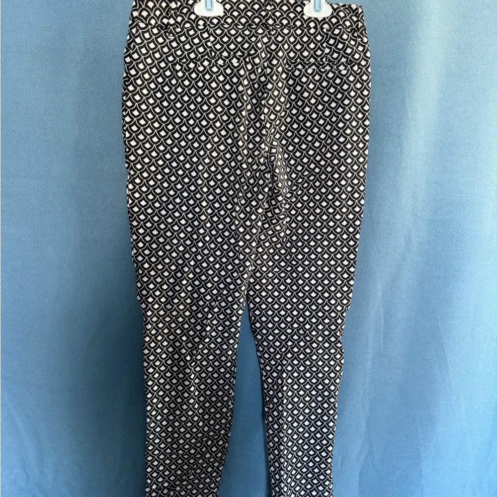 George Monochrome Patterned Apparel - Picture 2 of 4